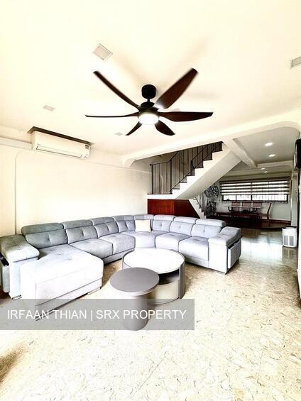 Blk 548 Jurong West Street 42 (Jurong West), HDB Executive #490826401
